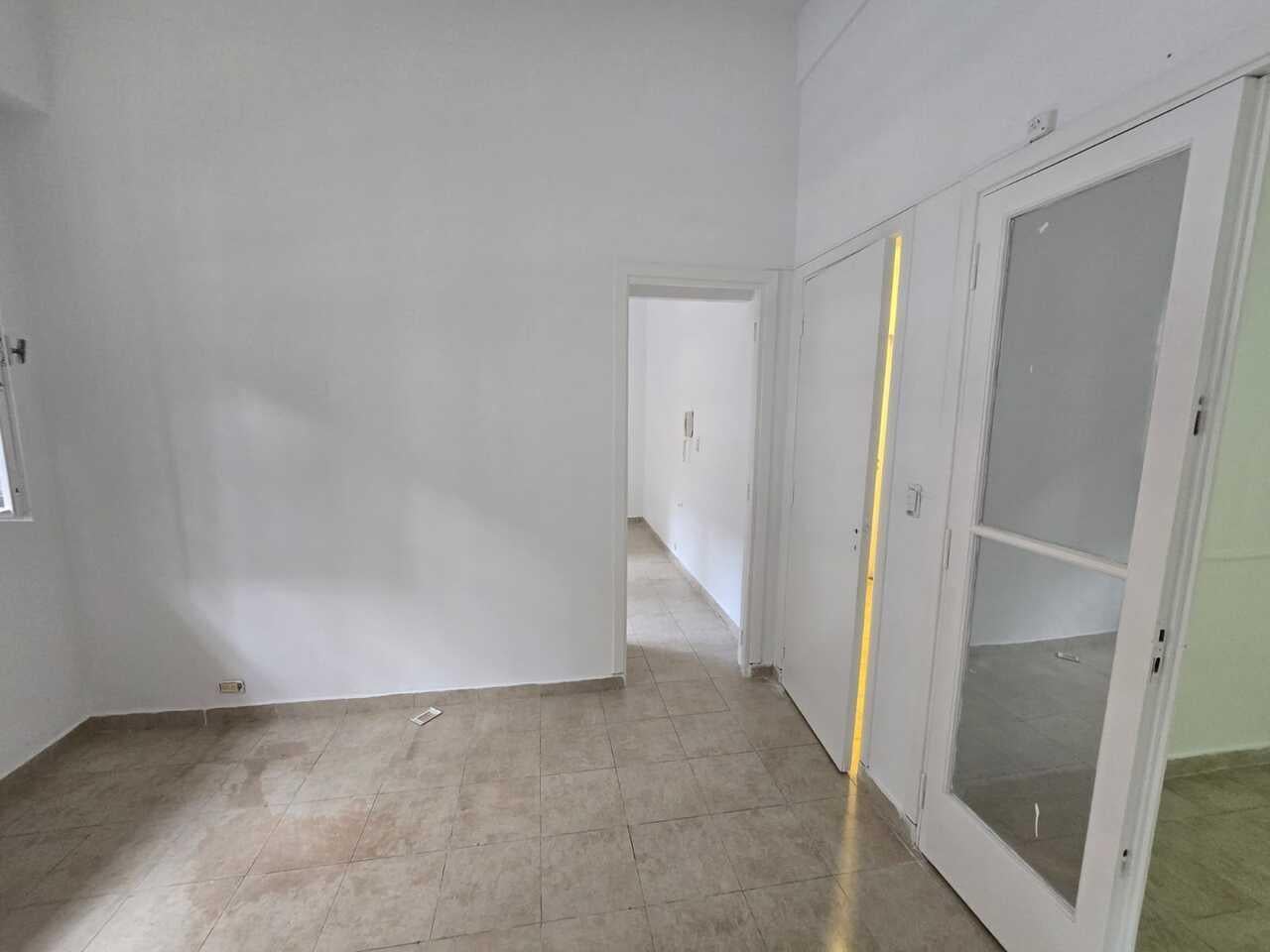 Foto de Casa en Alquiler 5 Ambientes en Colegiales Apto Comercial, imagen 3