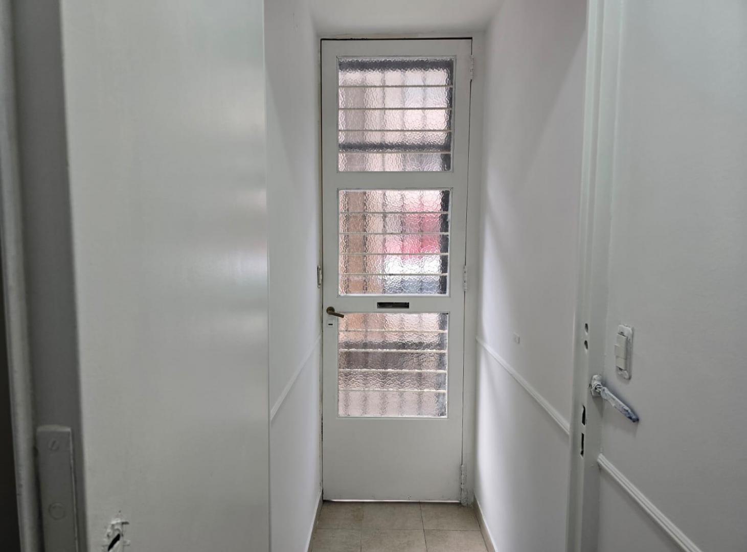 Foto de Oficina Comercial en Alquiler 5 Ambientes en Colegiales (copia), imagen 3