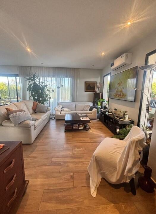 Foto de Venta Casa 5 ambientes, San Sebastián, área 1, imagen 5