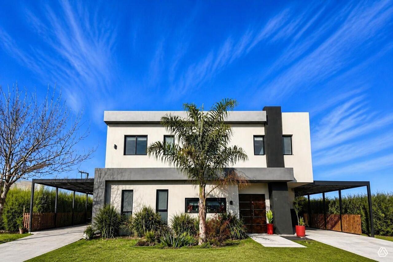 Foto de Venta Casa 5 ambientes, San Sebastián, área 1, imagen 1