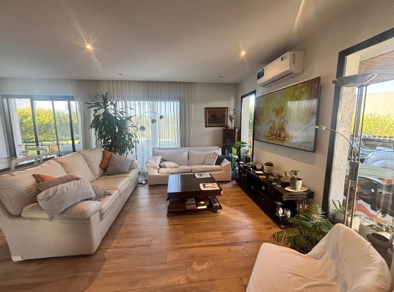 Foto de Venta Casa 5 ambientes, San Sebastián, área 1, imagen 4