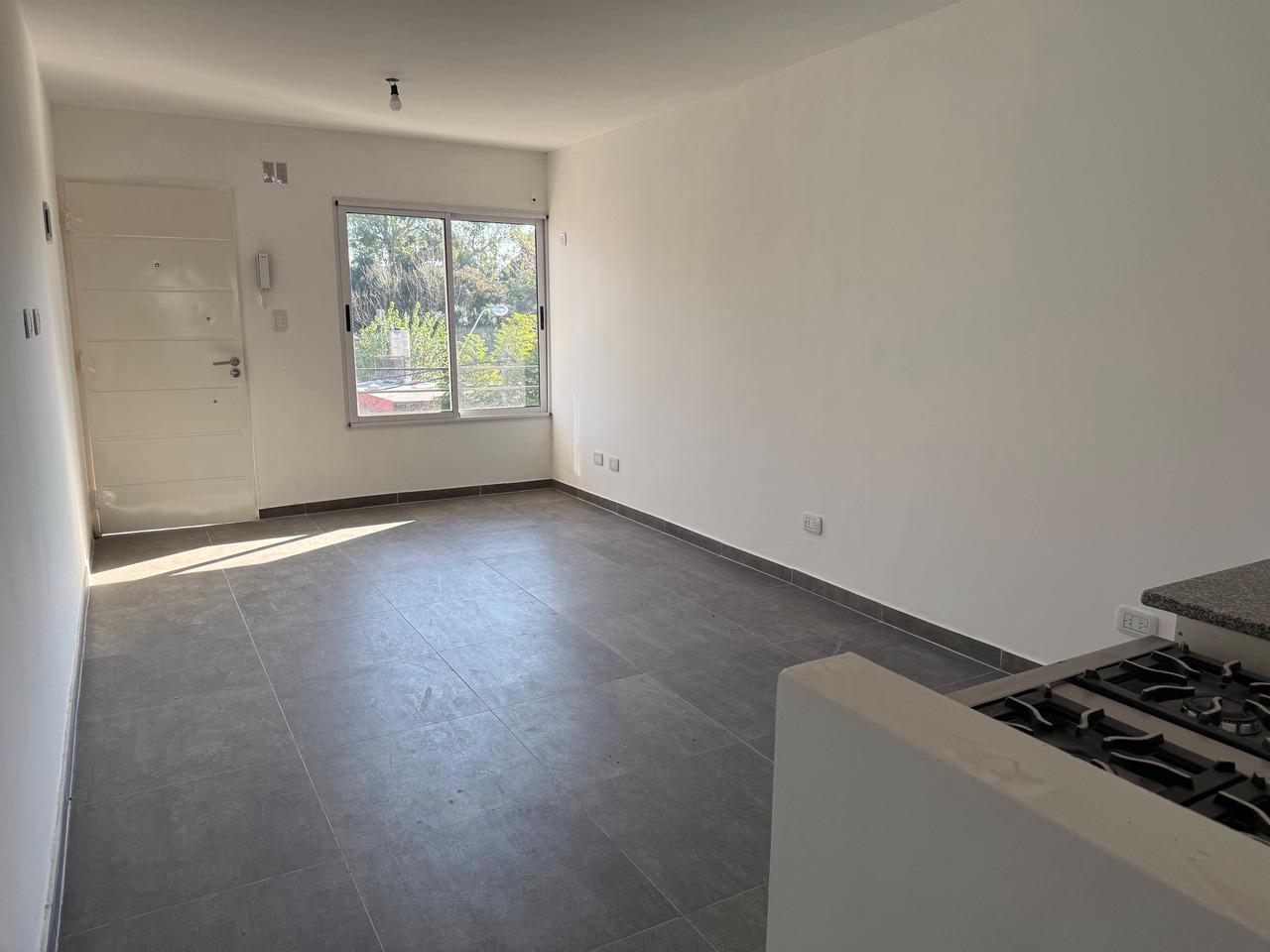 Foto de VENTA DEPARTAMENTO 2 AMBIENTES A ESTRENAR EN CASTELAR NORTE, imagen 4
