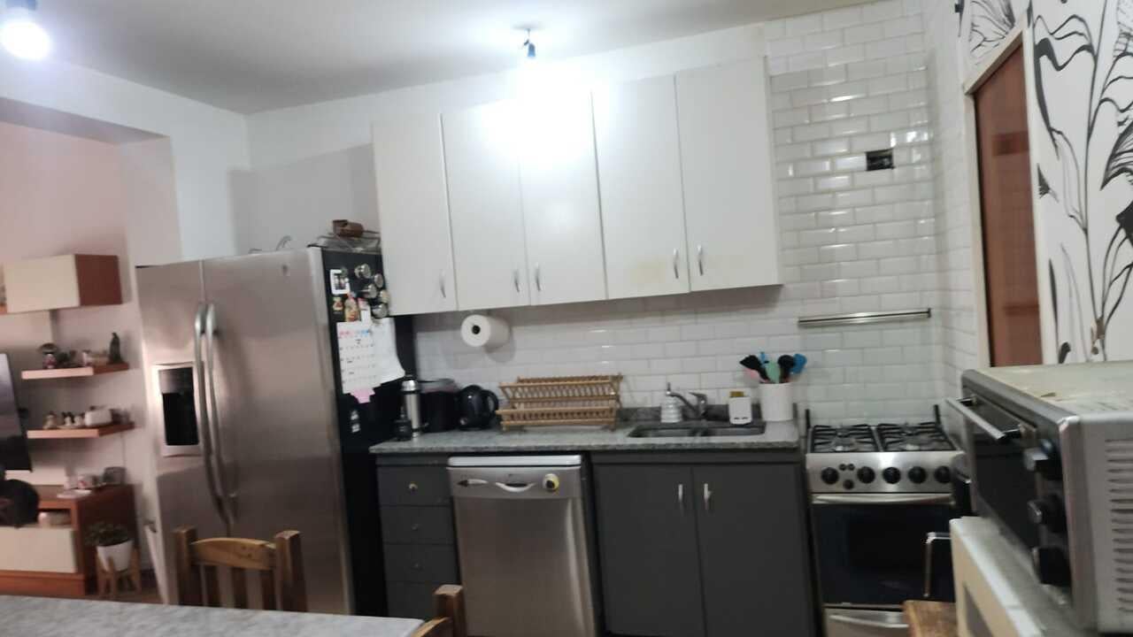 Foto de Importante Casa de 2 Plantas a Reciclar SAAVEDRA, imagen 4