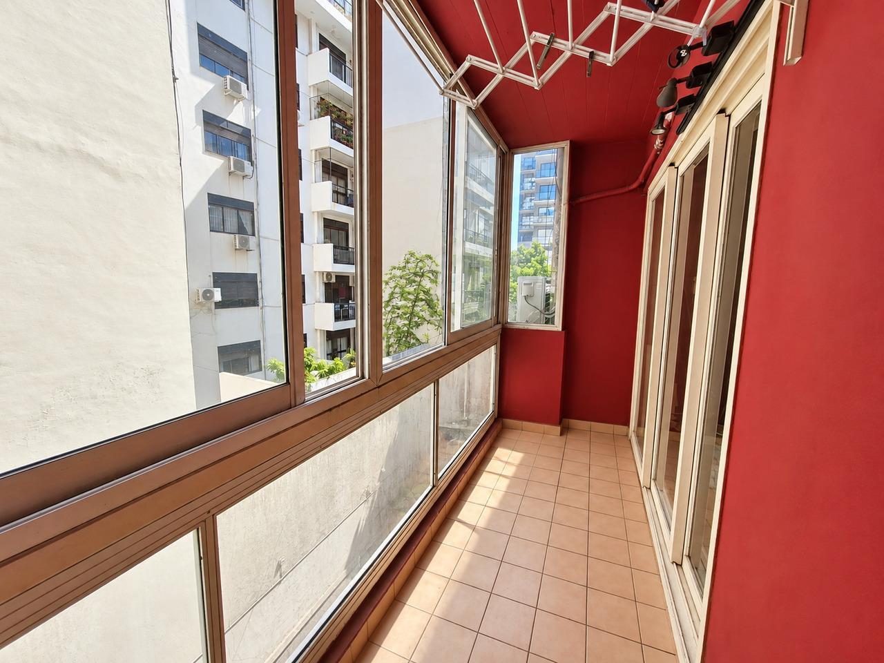 Foto de Venta departamento 2 ambientes luminoso con balcón y seguridad 24 hs en, imagen 5