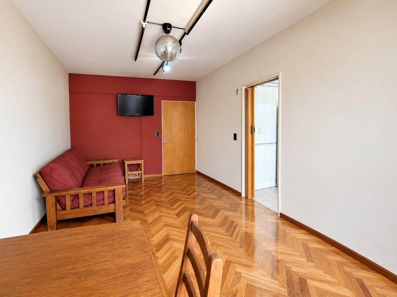 Foto de Venta departamento 2 ambientes luminoso con balcón y seguridad 24 hs en, imagen 2