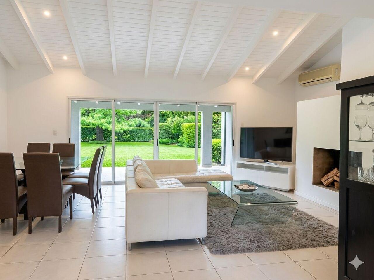 Foto de Casa en Venta 4 ambientes con dependencia en Barrio Septiembre Escobar, imagen 1