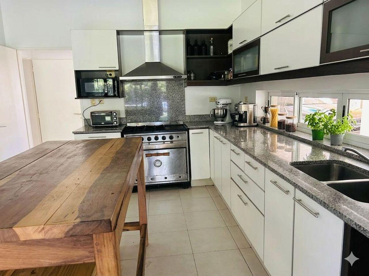 Foto de Casa en Venta 4 ambientes con dependencia en Barrio Septiembre Escobar, imagen 4