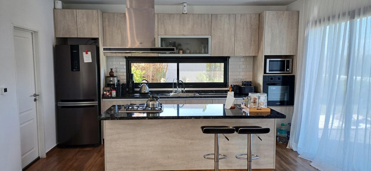 Foto de Venta Casa 5 ambientes, San Sebastián, área 7, imagen 3