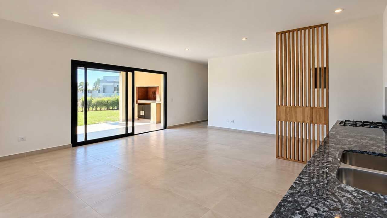 Foto de Venta Casa 4 ambientes, Pilar del Este, San Ramón, imagen 2