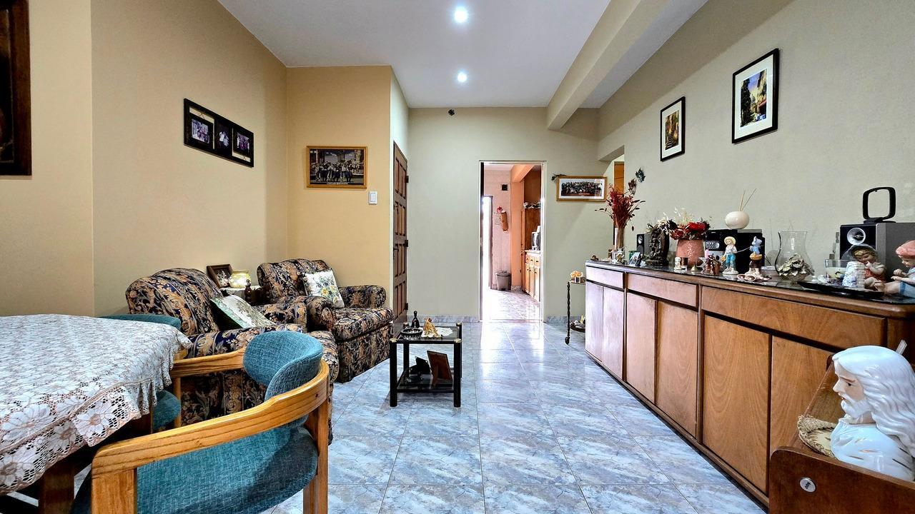 Foto de VENTA CASA 11 AMBIENTES 5 BAÑOS CON GARAJE 2 AUTOS BALCON Y LOCAL EN, imagen 4