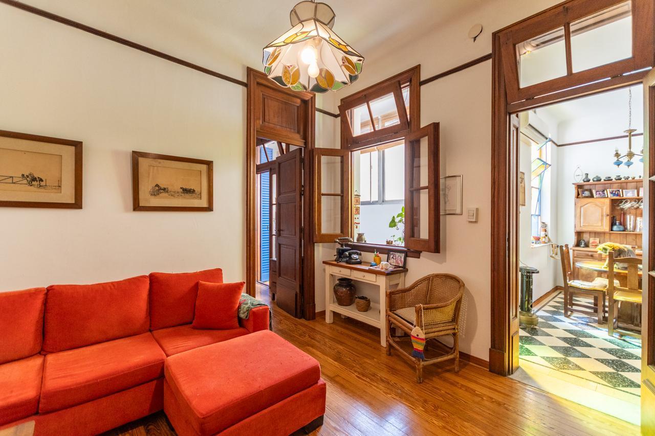 Foto de VENTA Departamento tres ambientes, primer piso por escalera. Almagro, imagen 2
