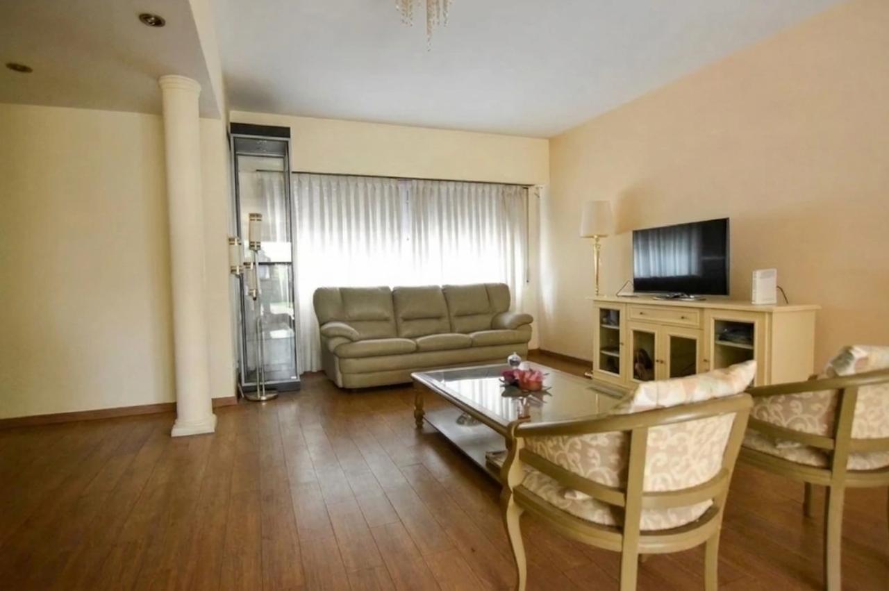 Foto de Casa cuatro ambientes en Devoto. Terraza y cochera, imagen 3