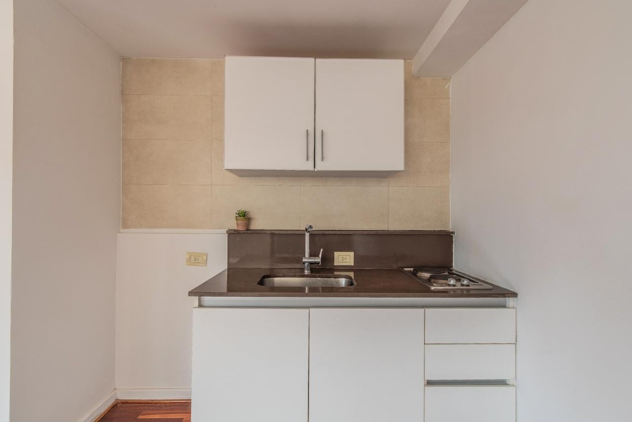 Foto de Monoambiente con balcón Luminoso excelente ubicación con amenities, imagen 1