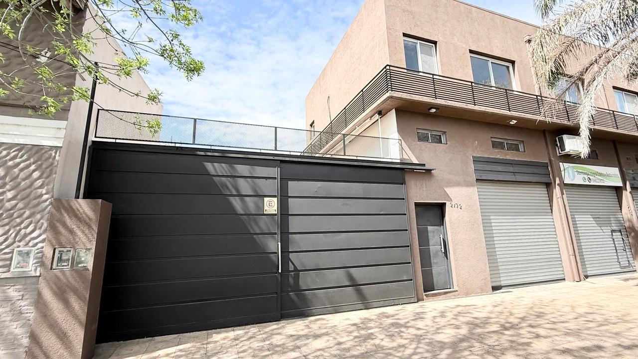Foto de Local comercial con deposito y cochera en Boulogne, imagen 1
