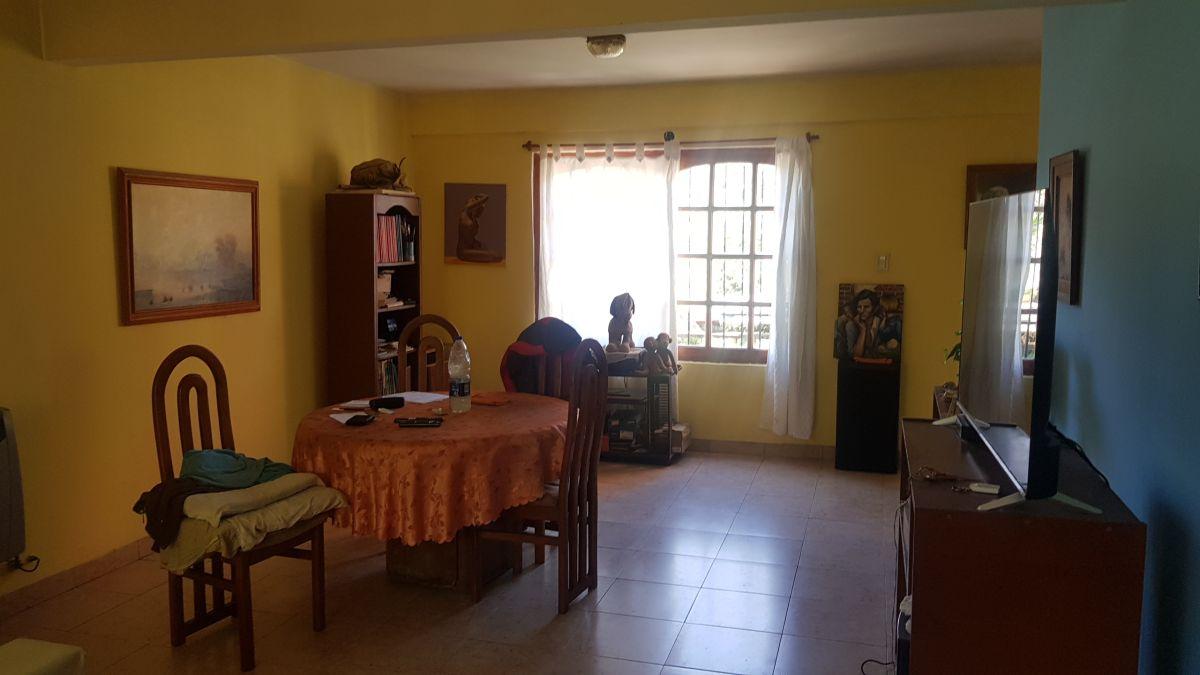 Foto de Amplio Chalet en excelente ubicacion, imagen 5