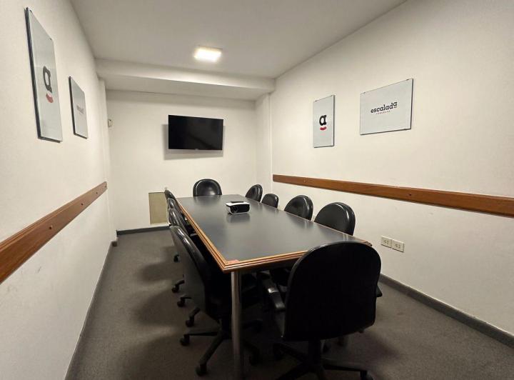 ¡Oficina en alquiler en moderno coworking! Servicios incluidos 3