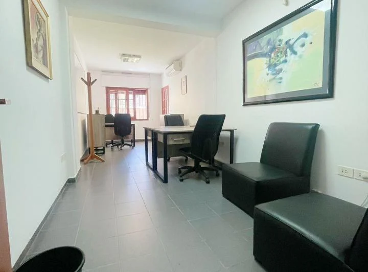 OFICINA EN COWORKING – ZONA RESIDENCIAL, TOTALMENTE EQUIPADA Y A EXCELENTE PRE 2