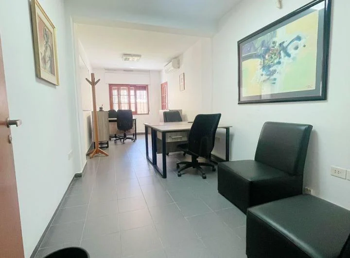 OFICINA EN COWORKING – ZONA RESIDENCIAL, TOTALMENTE EQUIPADA Y A EXCELENTE PRE 3