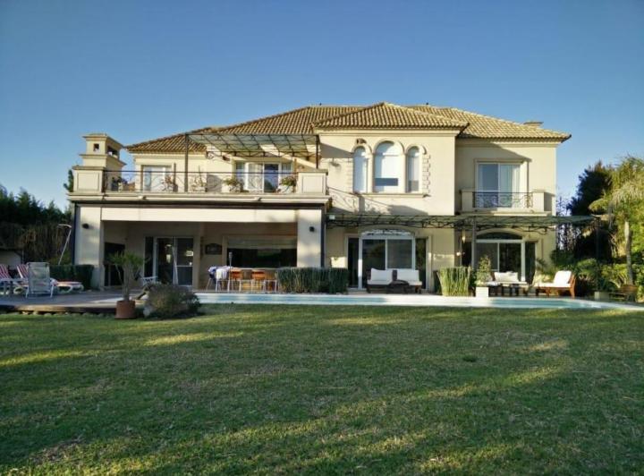 Alquiler Casa 4 Dormitorios en Nordelta – Barrio La Isla 3