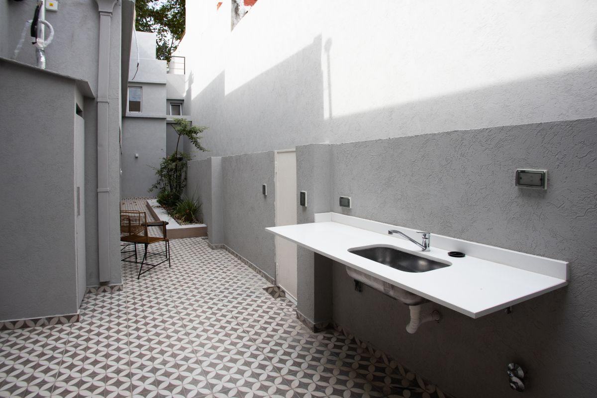 PH luminoso de 3 ambientes con patio en zona Palermo
