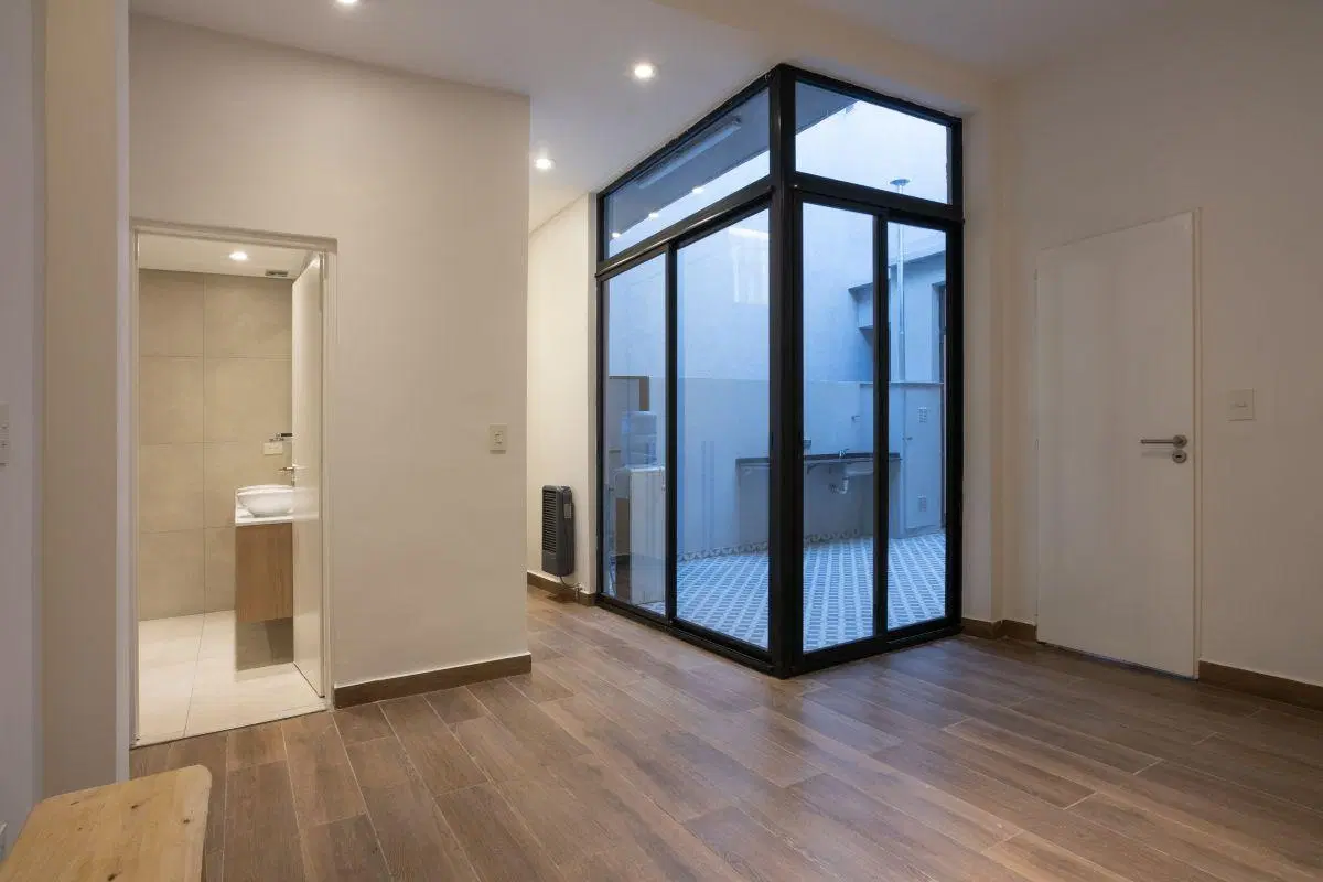 PH 3 AMBIENTES EN PLANTA BAJA | PATIO Y 2 DORM SUITE | PARQUE CHAS 3