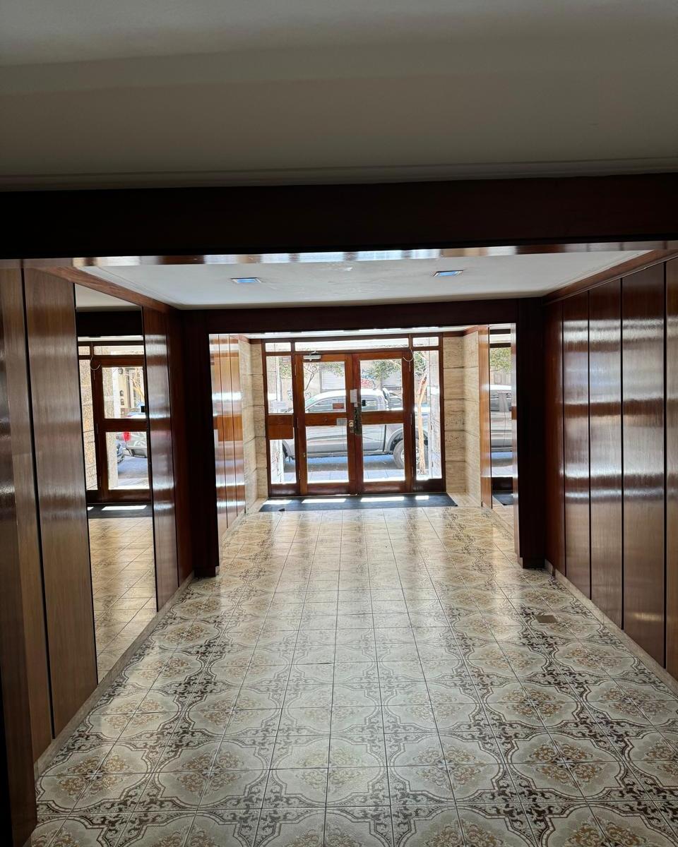 Plaza Mitre - Departamento de 3 Ambientes a La Calle 2