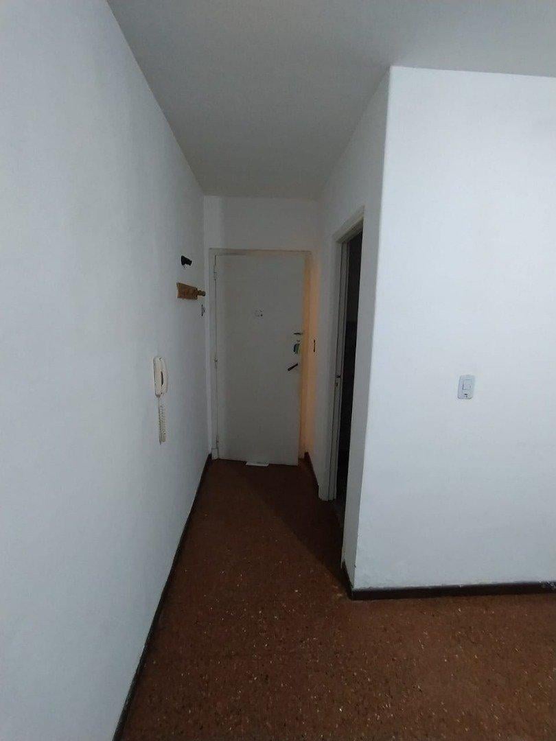 Foto de SANTIAGO 1800 - DPTO. DE 2A AMBIENTES INTERNO, imagen 4
