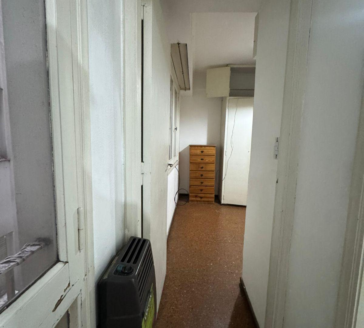 Foto de SANTIAGO 1800 - DPTO. DE 2A AMBIENTES INTERNO, imagen 3