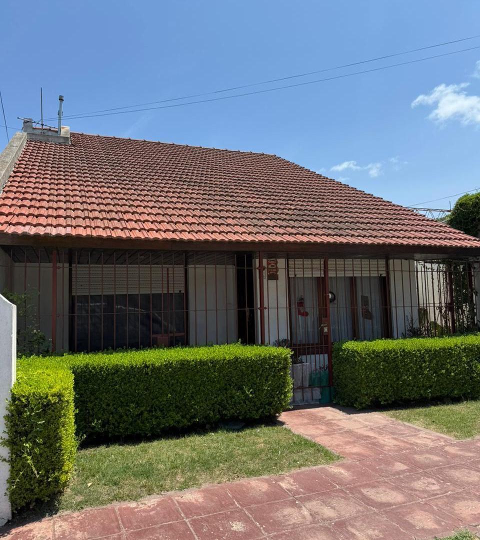Foto de VENTA EN BLOK - CHALET DE 4 AMBIENTES + GALPON -FRANCIA Y AVELLANEDA, imagen 2