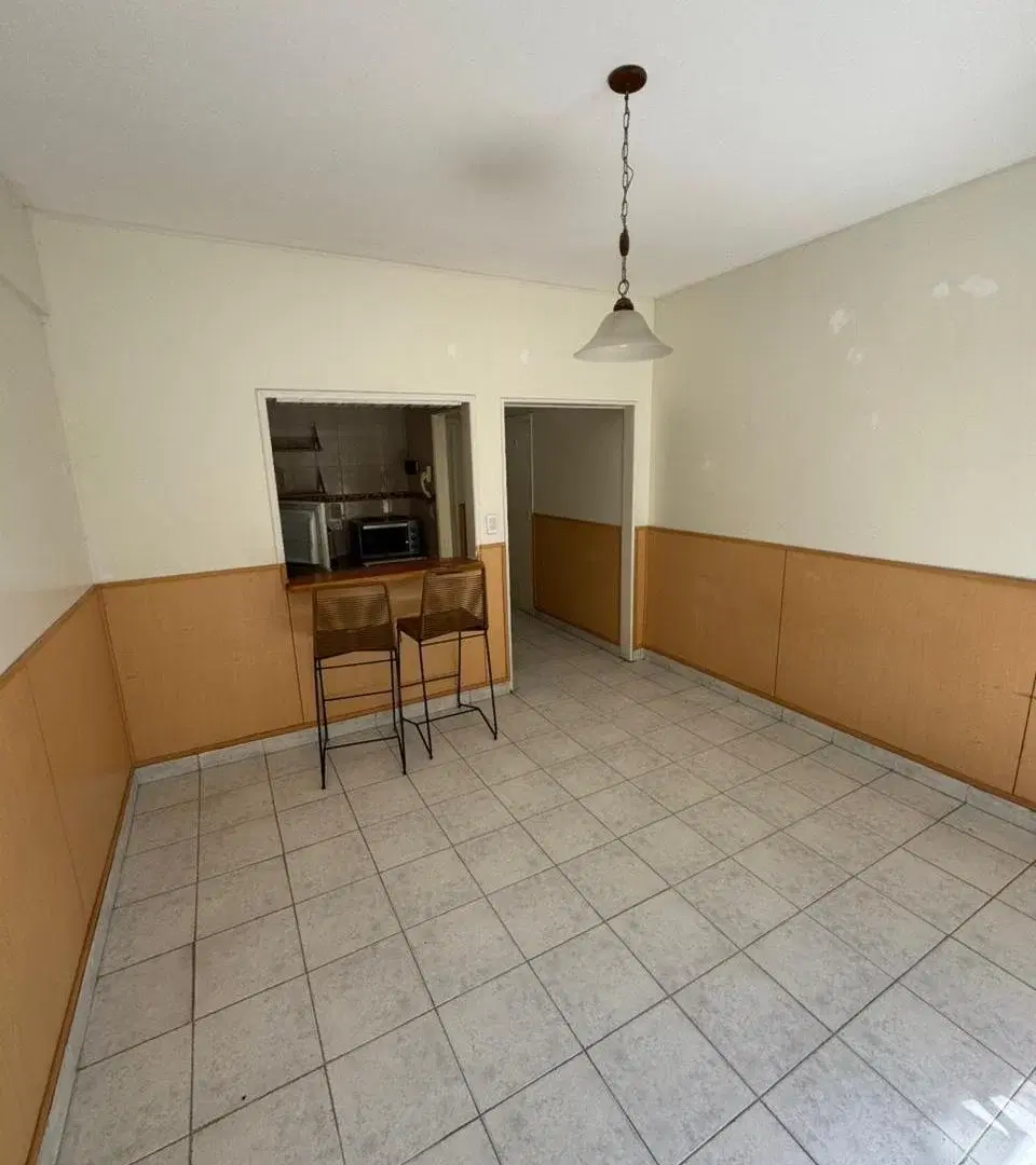 Departamento de un ambiente a la calle - Bolivar 2350 1