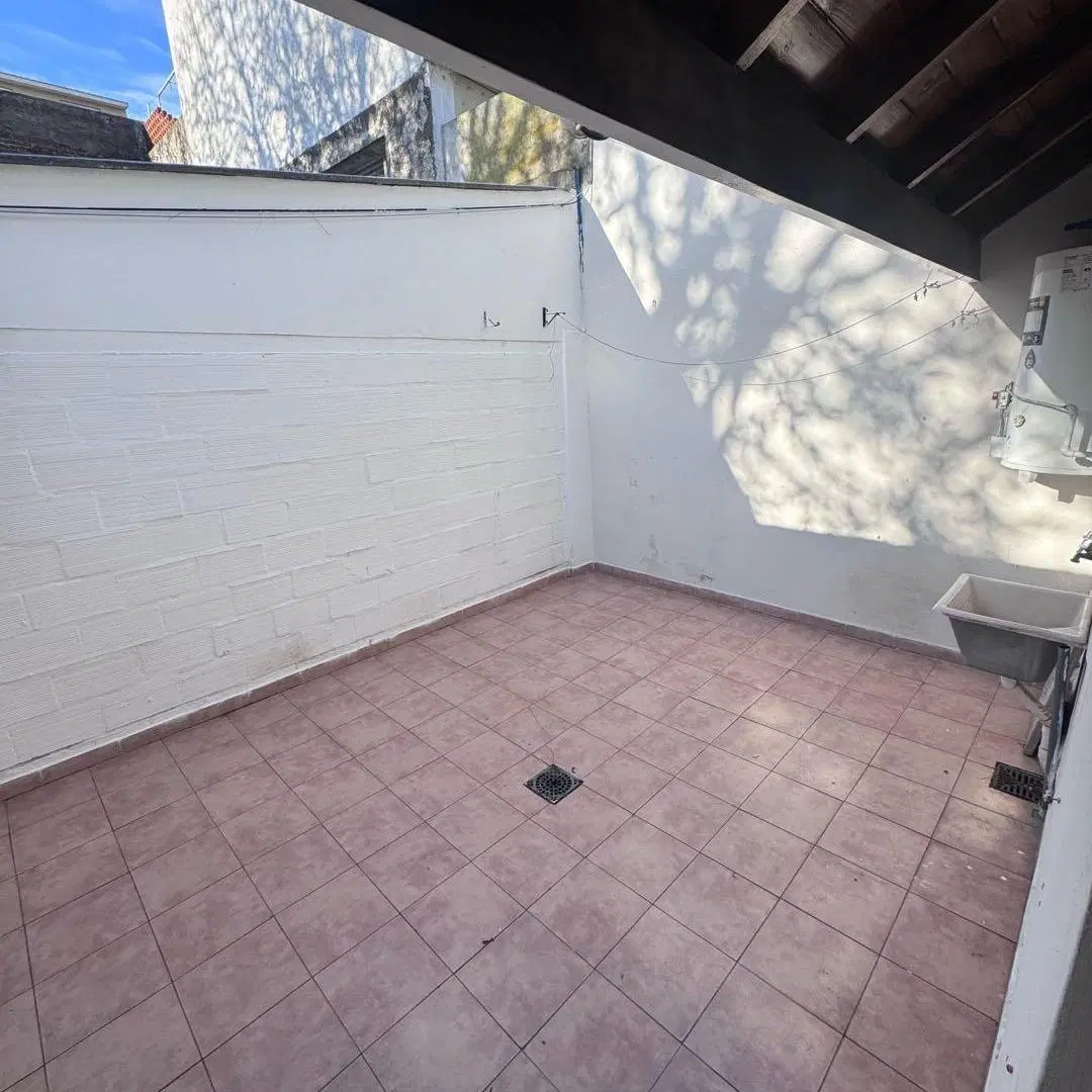 PH DE 3 AMBIENTES CON PATIO - LAPRIDA 3348 5