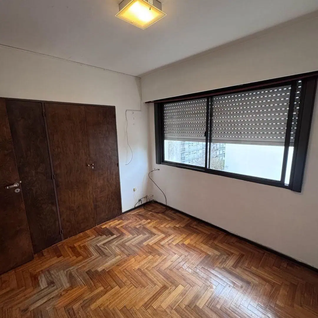 DPTO DE DOS AMBIENTES A LA CALLE CON BALCON - SANTA FE Y ALBERTI 4