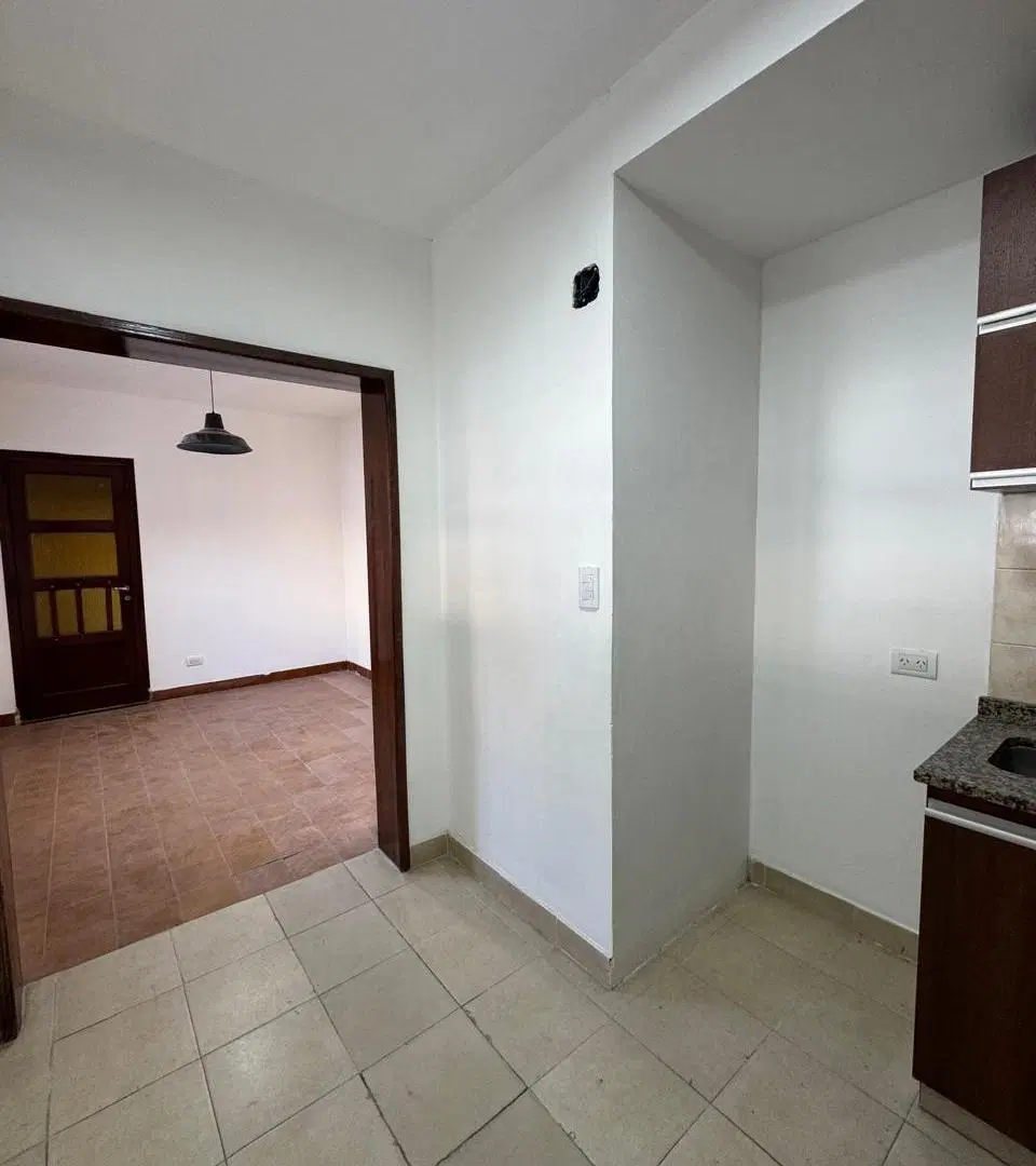CASA DE 4 AMBIENTES CON GARAGE Y PATIO - CONSTITUCION AL 9200 5