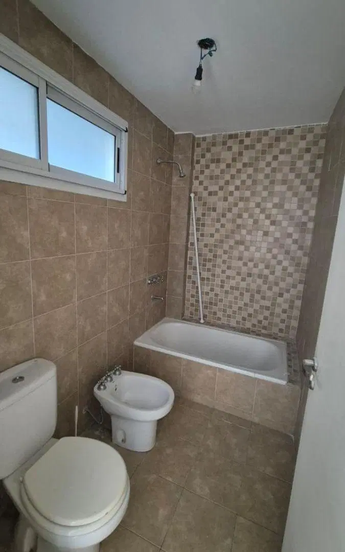 DEPARTAMENTO 2 AMBIENTES CON COCHERA - ALQUILER LOMAS 4