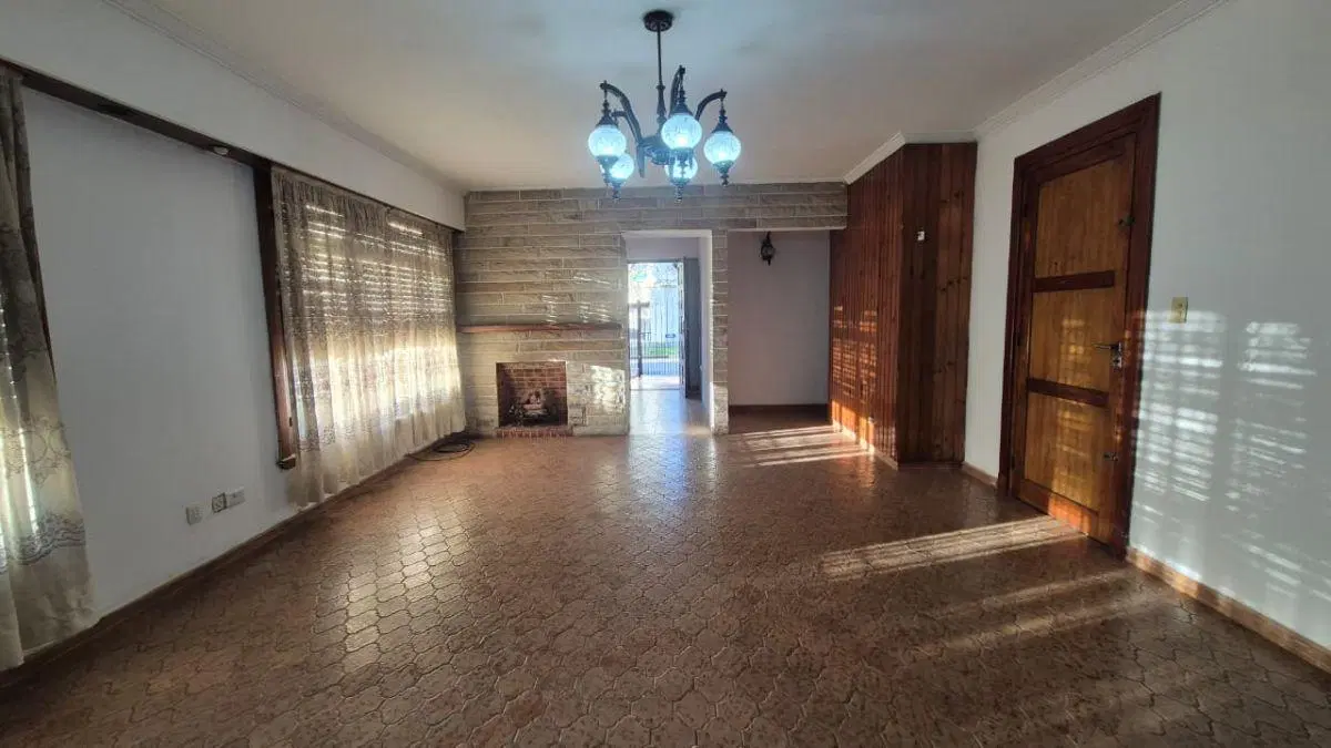 4 AMBIENTES VENTA CASA CON PATIO COCHERA Y TERRAZA 4