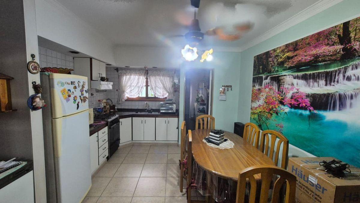 Foto de VENTA 3 AMBIENTES CON COCHERA Y PATIO, imagen 3