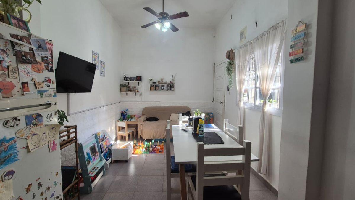 Foto de PH EN ESQUINA – DOBLE ENTRADA – COCHERA – PATIO venta 2amb, imagen 2