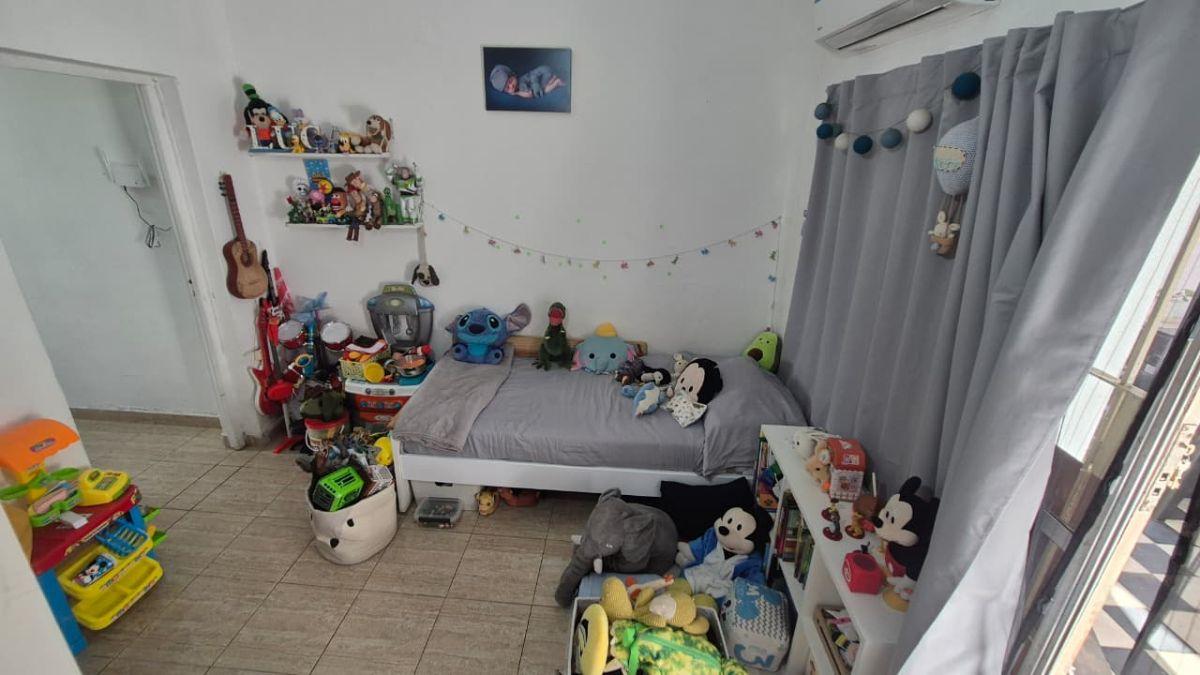 Foto de PH EN ESQUINA – DOBLE ENTRADA – COCHERA – PATIO venta 2amb, imagen 3