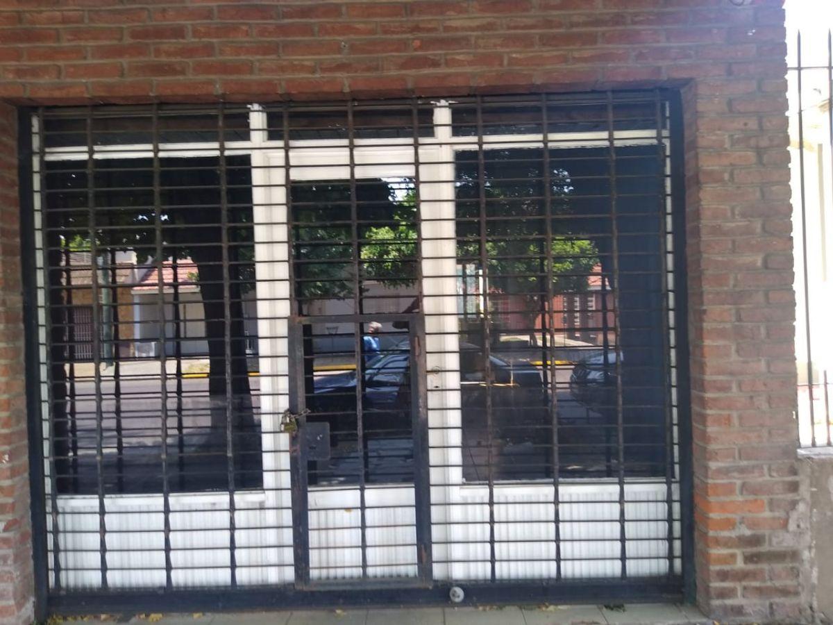 Foto de Venta Local con patio sobre FRIAS, imagen 1