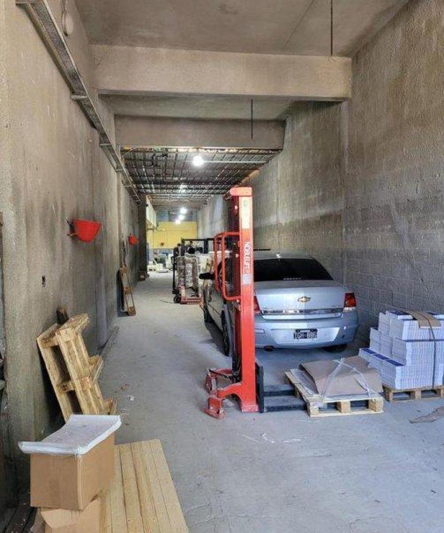 Foto de VENTA DE GALPON 700M2, imagen 5