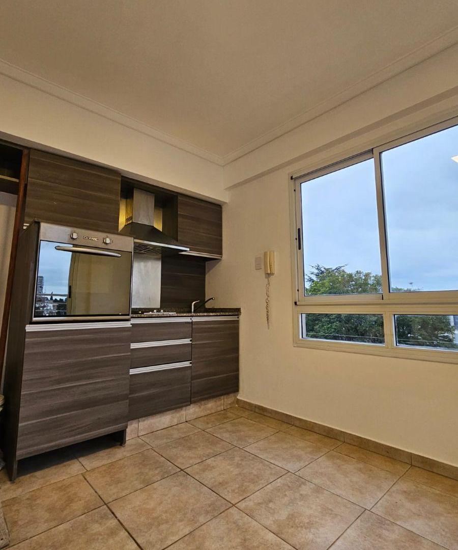 Foto de 2 Ambientes Alquiler - Lomas/ Depto Apto Profesional, imagen 2