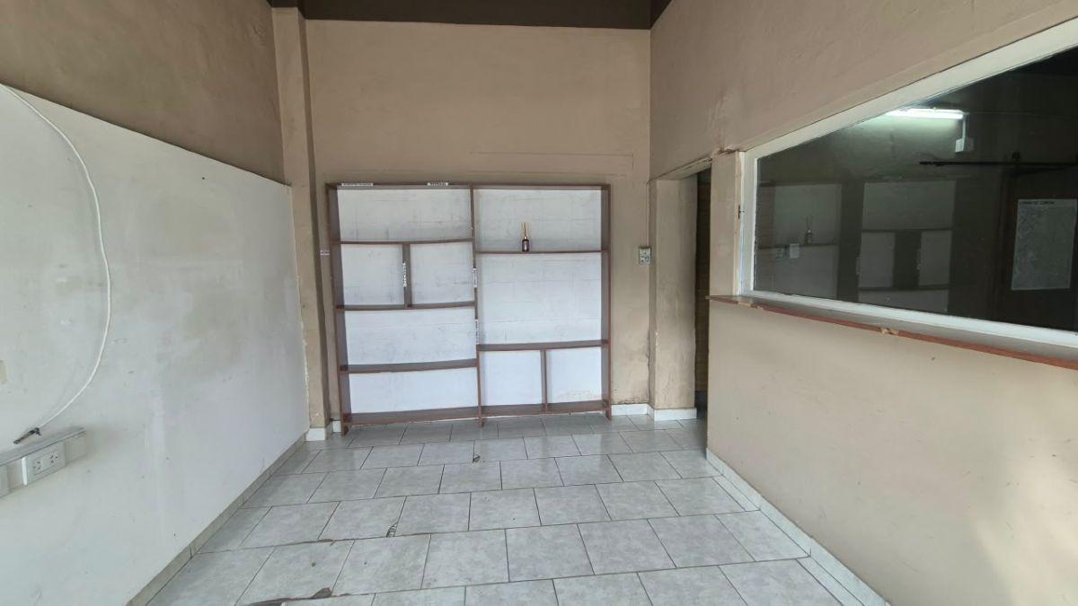 Foto de Local Comercial en Alquiler- sobre Avenida Colombres, imagen 4