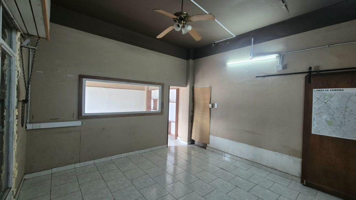 Foto de Local Comercial en Alquiler- sobre Avenida Colombres, imagen 3