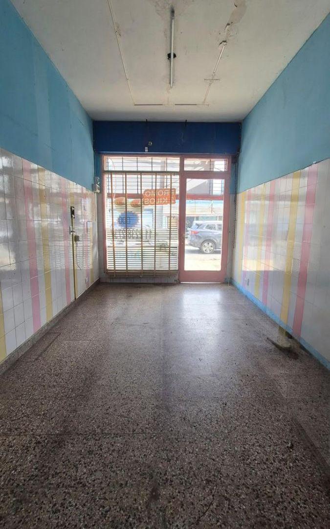 Foto de Venta de Local Comercial en Laprida, imagen 1