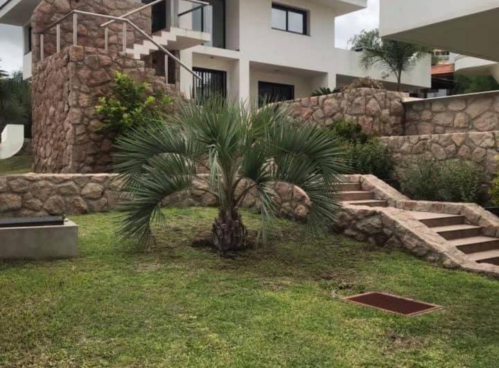 LUJOSAS CASAS EN ALQUILER TEMPORARIO - VILLA CARLOS PAZ - VILLA DEL LAGO 2
