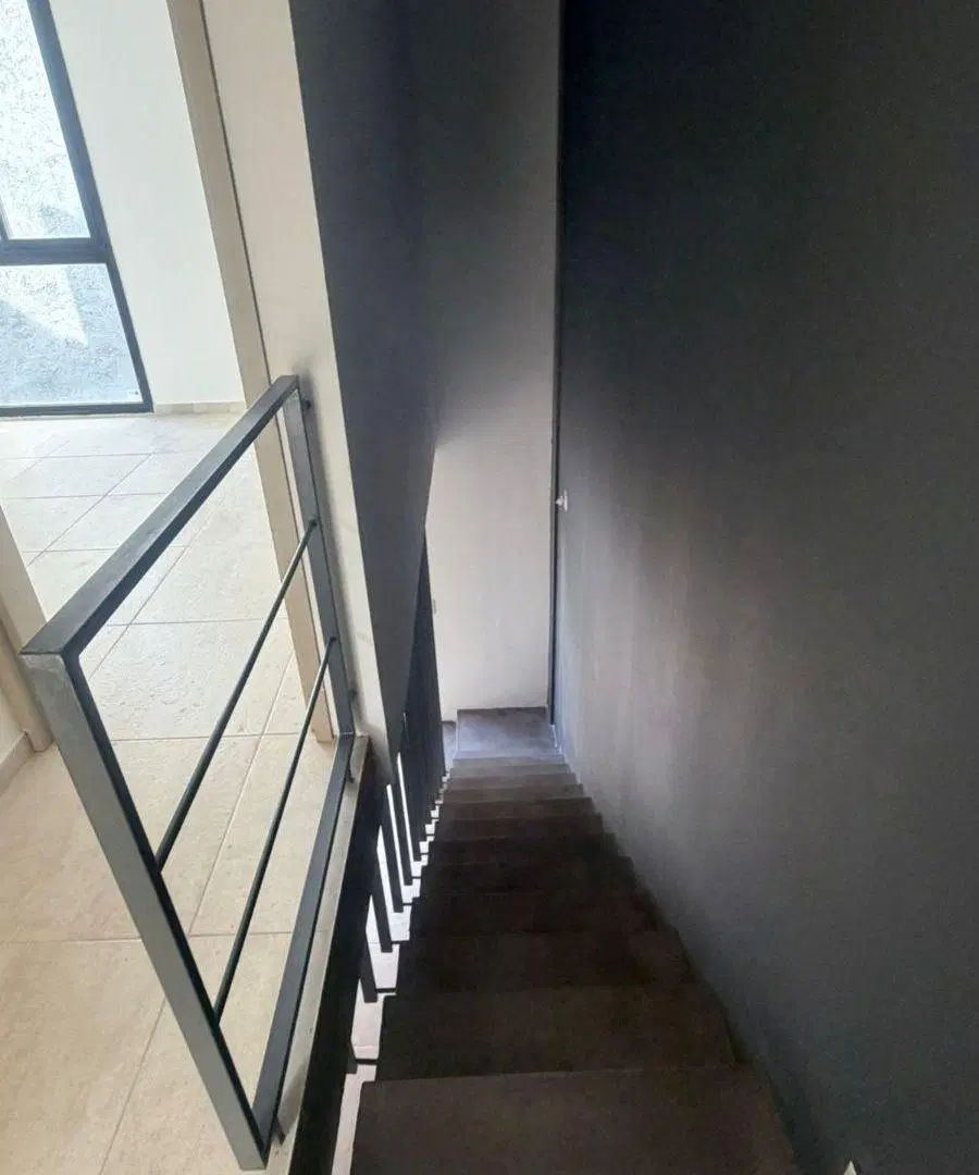 Duplex de diseño moderno, en alquiler, dos dormitorios con cochera
en housing en La Calera 4