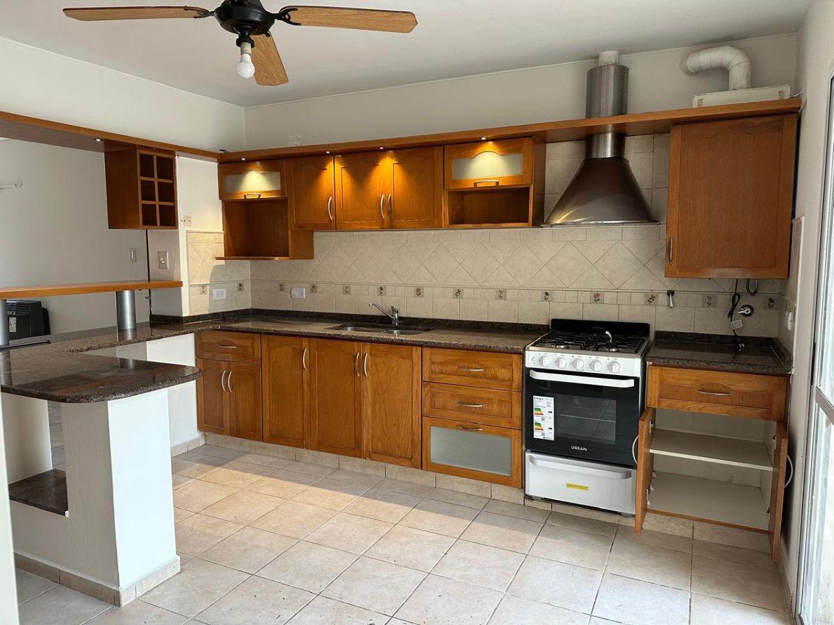 Foto de Casa de Tres dormitorios en Cerro De Las Rosas, imagen 3