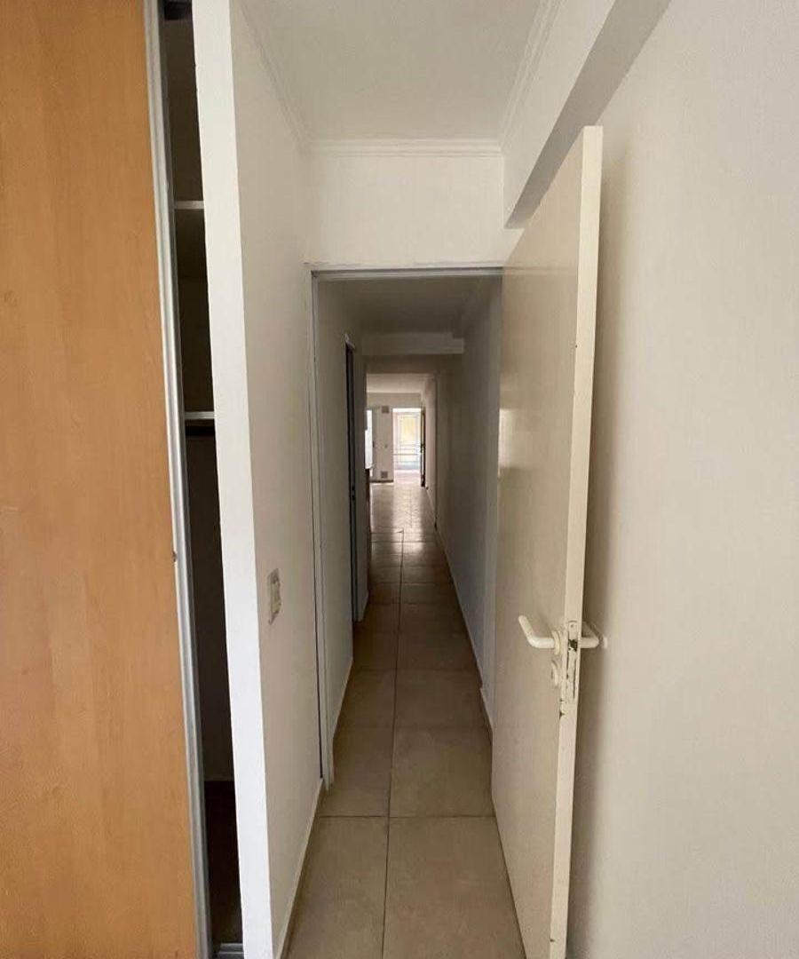 Foto de Departamento amplio en alquiler de un dormitorio con balcón Centro, imagen 2