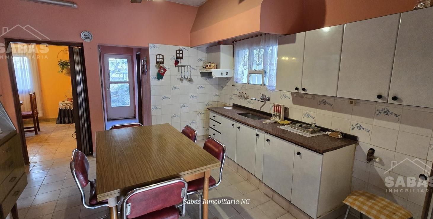 Foto de Casa Amplia en Laprida, imagen 3