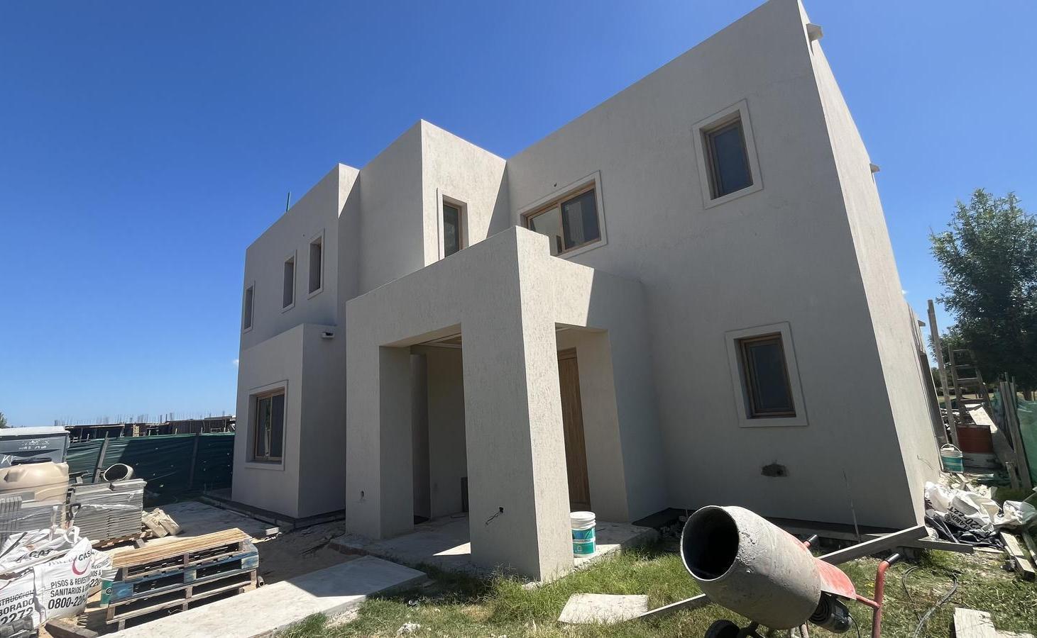 Casa en venta en Los Cardos, Pilar - 8 ambientes
